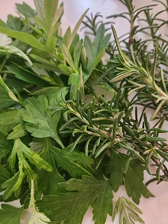 ハーブとよもぎ